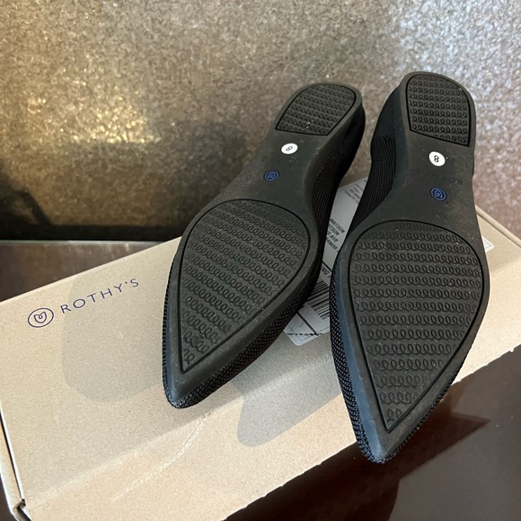 Rothy’s - The Point - 8 - LIKE NEW - Picture 3 of 3